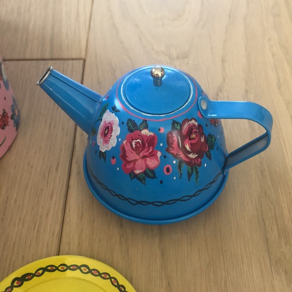Adorable tea set - Picture 3 of 8